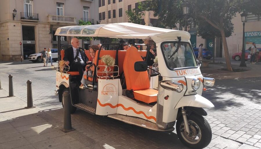 Valencia: Tuk Tuk City Tour - Comfort, timing, and what to pack for a two-hour ride
