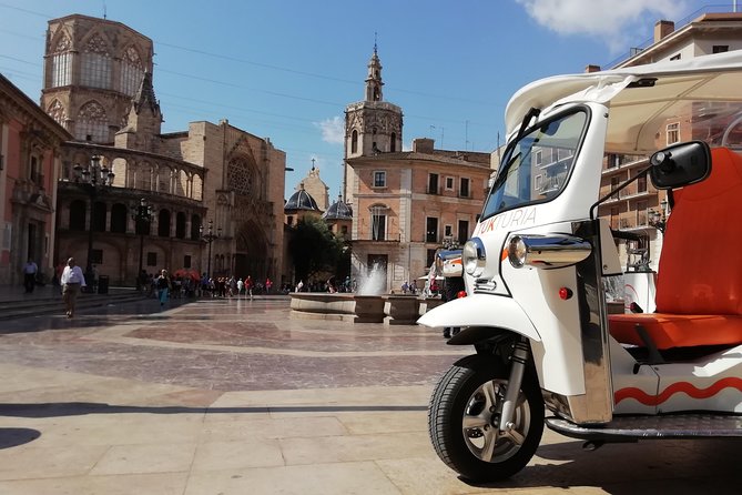 Valencia: Tuk Tuk Full City Tour - Marina panoramas and Paseo de Neptuno: finishing with sea views
