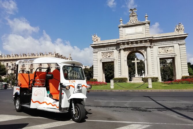 Valencia: Tuk Tuk Historical Tour - The 1-hour tuk tuk ride: city center to fortress outskirts