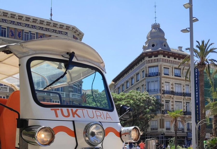 Valencia: Tuk Tuk Historical Tour - Guide impact: what makes the storytelling feel worth it