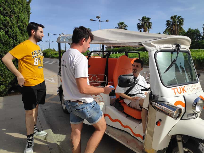 Valencia: Tuk Tuk Modern Tour - Gardens along the Turia: your first easy win