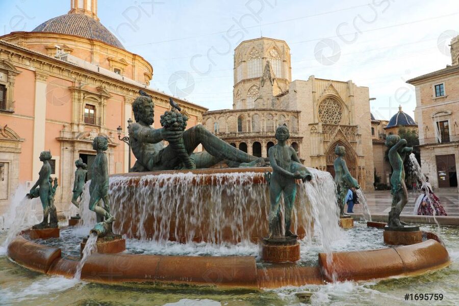 Valencia: Walking Tour of the Medieval City Center - Plaza de la Virgen: the square that tells you what mattered