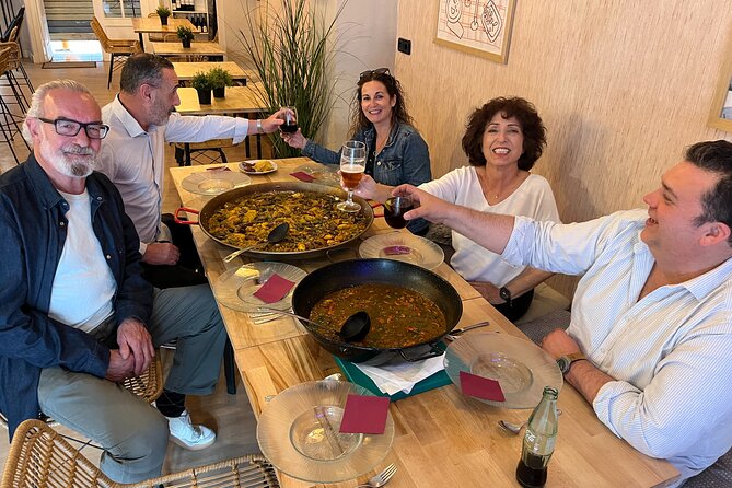 Valencian Paella class with welcome drinks and tapas - Tortilla de Patata and Perelló Tomato: The Valencia Finish