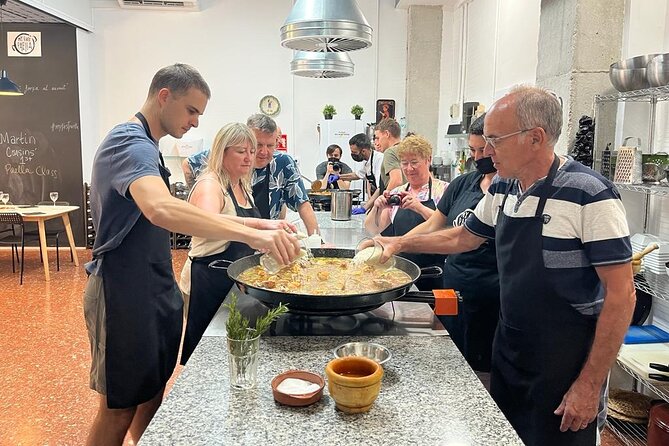 Valencian Paella Cooking Class, Tapas & Sangria - Evening - The First Hour: Sangria Workshop and Tapas That Set the Tone