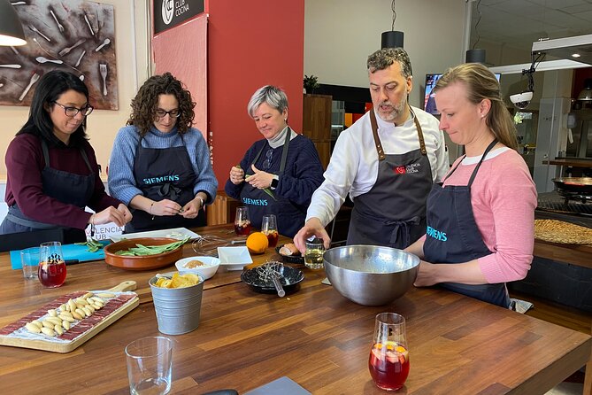 Valencian paella workshop and visit to the Algiros market - Key highlights at a glance