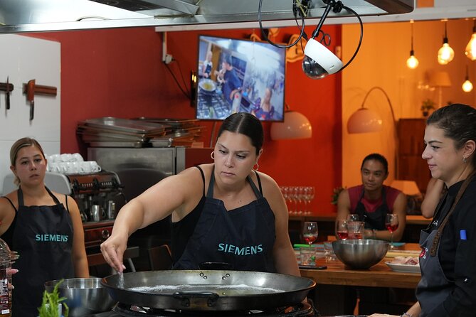 Valencian paella workshop and visit to the Algiros market - Mercado Algirós first, so you cook with real ingredients