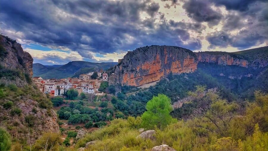 Visit the most beautiful village in Valencia: Chulilla - Why Chulilla Feels Special, Not Staged