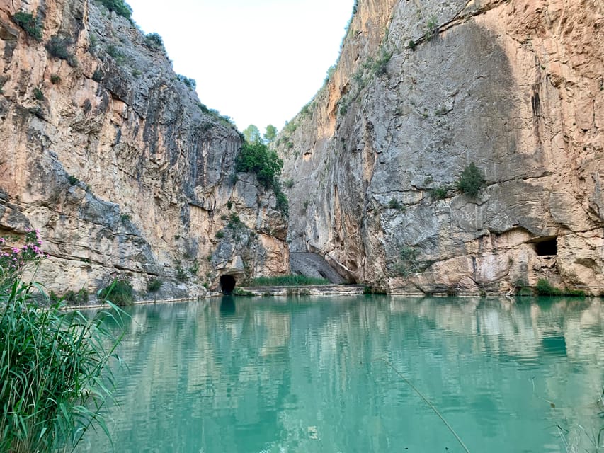 Visit the most beautiful village in Valencia: Chulilla - The Walking Plan: How a Local Mountain Guide Changes the Day