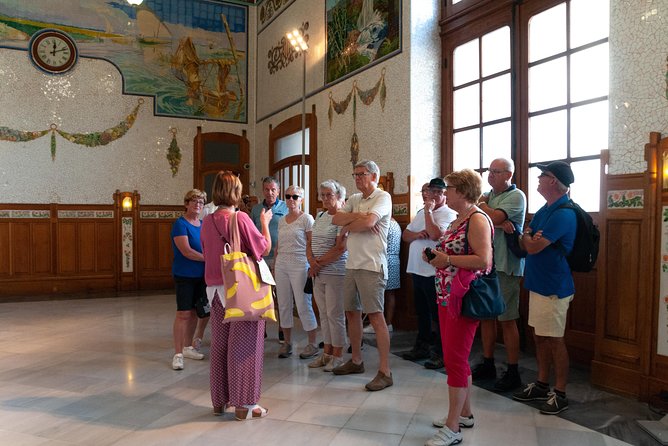 Walking tour through the old town with a Dutch-speaking city guide - The walk through old streets: squares, small details, and stories you remember