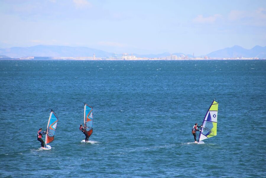 Windsurf class on Valencia beach - Key things to know before you go