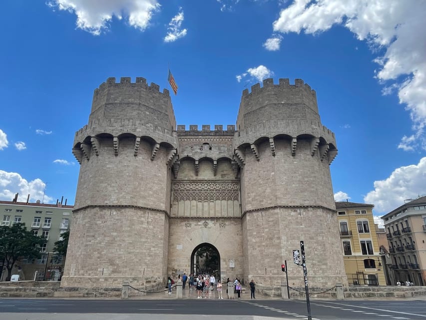 Zoom Through Valencia: Top 25 Hotspots on E-Scooters - The Secret Stop: Why One Mystery Moment Works